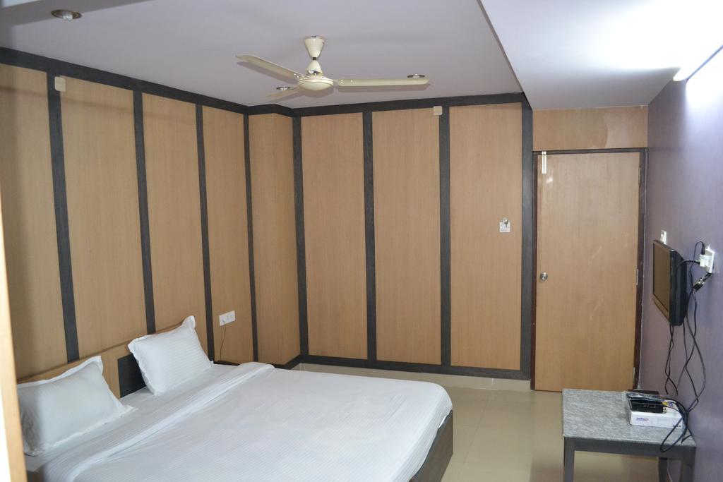 فندق بنغالورفي  شوبا إن الغرفة الصورة